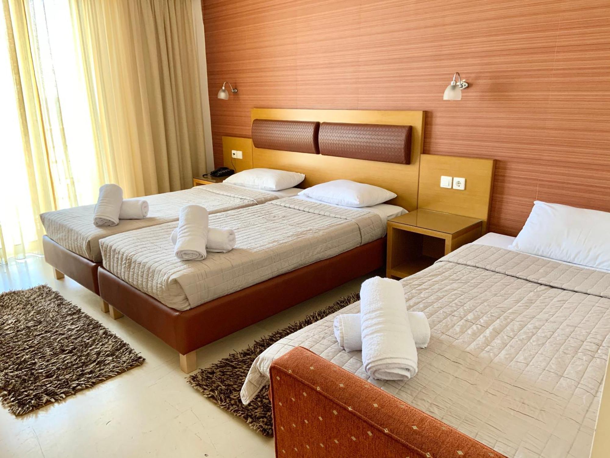 Hotel Flisvos カラマタ 部屋 写真
