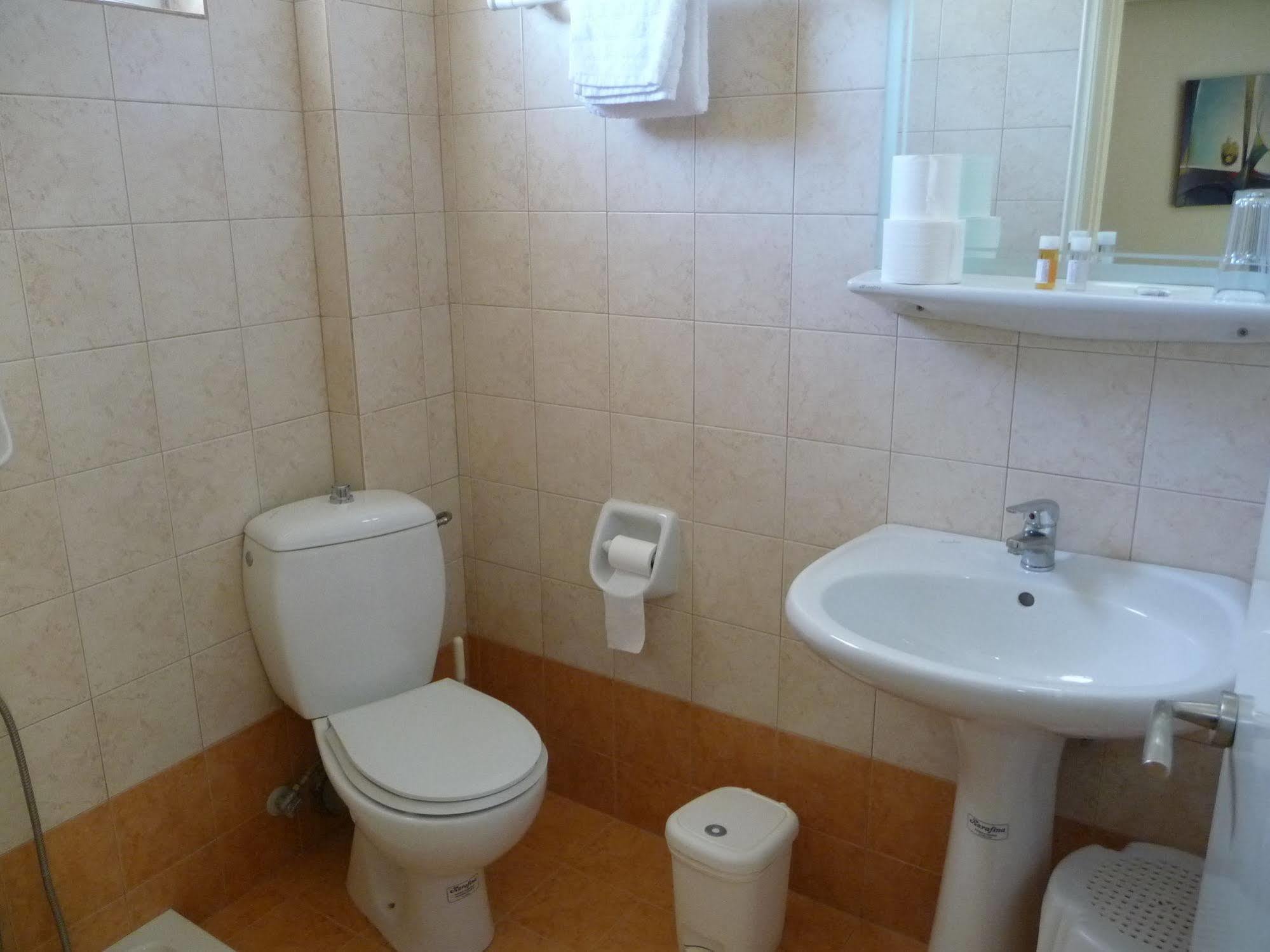Hotel Flisvos カラマタ エクステリア 写真