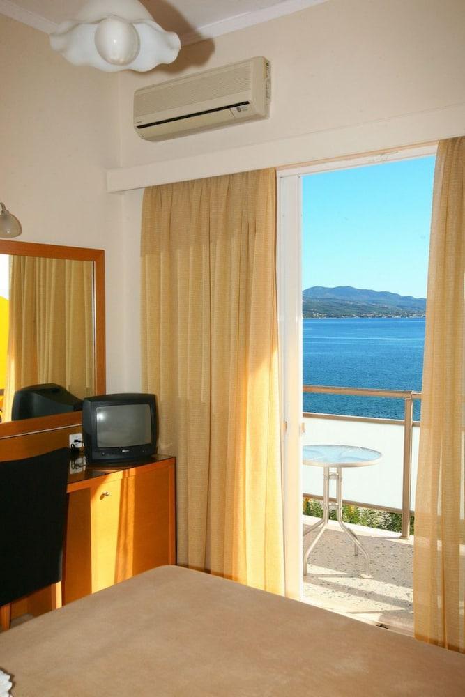 Hotel Flisvos カラマタ エクステリア 写真